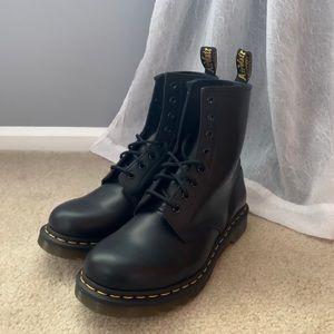 Doc Martens 1460 WOMEN'S SMOOTH LEATHER BOOTS